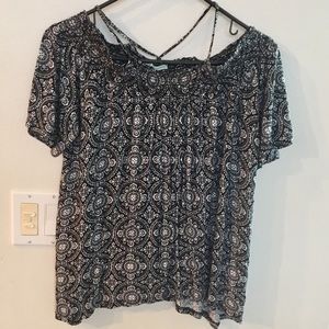 Off the shoulder skinny strap shirt